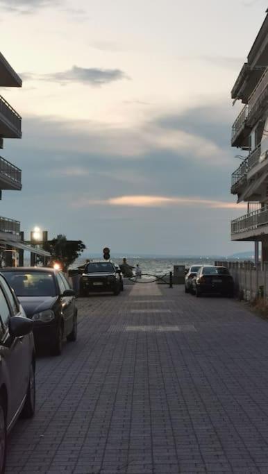 Apartment With 3 Rooms Just 1 Min From The Beach And Free Public Parking Peraia  Екстер'єр фото