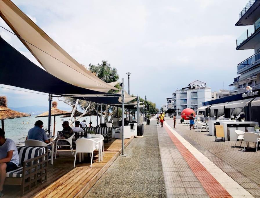 Apartment With 3 Rooms Just 1 Min From The Beach And Free Public Parking Peraia  Екстер'єр фото
